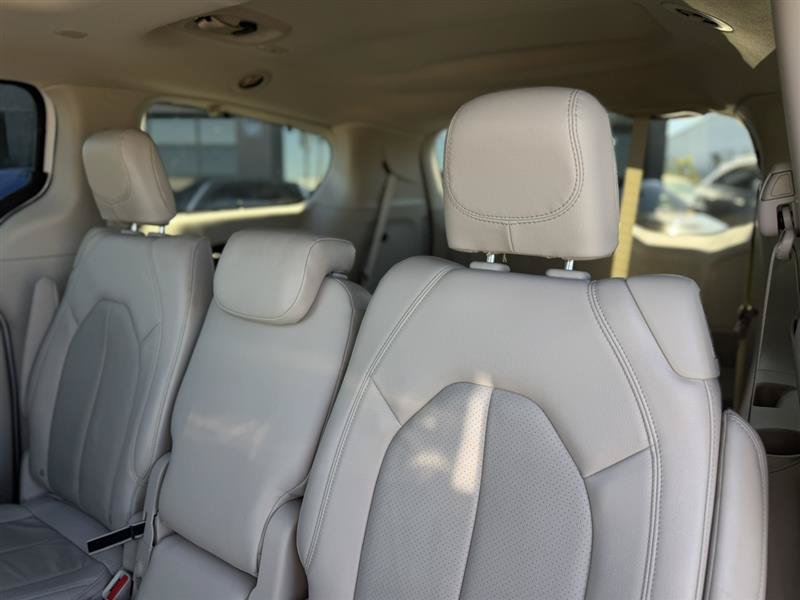 Used 2021 Chrysler Pacifica Touring-L w/ Premium & Safety Sphere Group FWD image 43