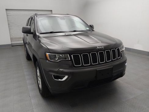 Used 2018 Jeep Grand Cherokee Laredo image 14