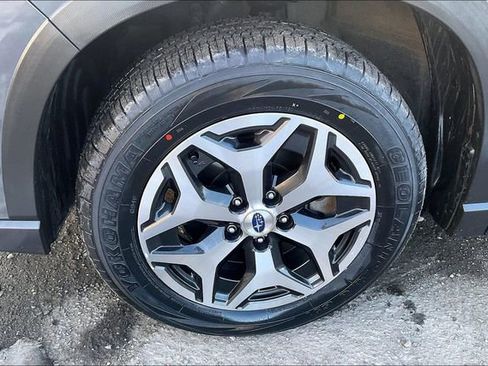 Used 2023 Subaru Forester Premium image 9