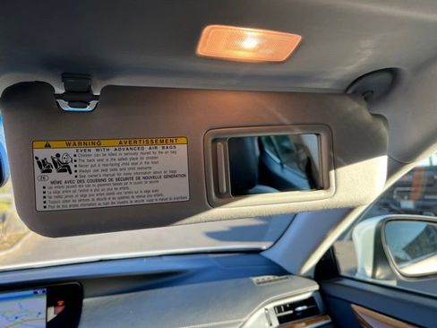 Used 2015 Lexus ES 300h image 31