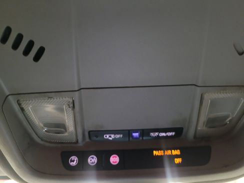 Used 2018 Chevrolet Equinox LT image 25