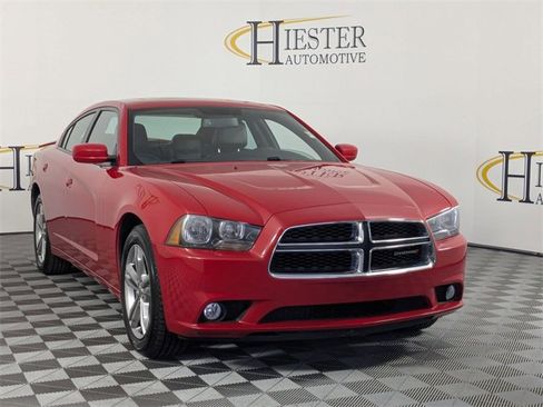 Used 2012 Dodge Charger SXT Plus image 2