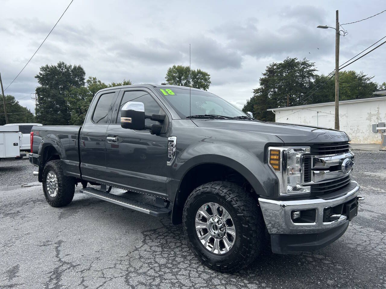 Used 2018 Ford F250 XLT w/ XLT Premium Package AWD/4WD image 4