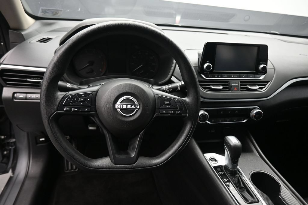 Used 2024 Nissan Altima 2.5 S FWD image 14