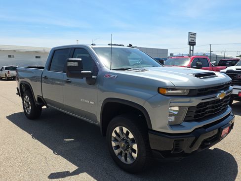New 2026 Chevrolet Silverado 2500 Custom w/ Custom Value Package AWD/4WD image 2