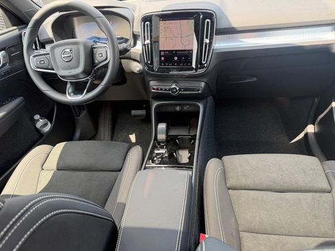 New 2026 Volvo XC40 B5 Ultra w/ Climate Package AWD/4WD image 5