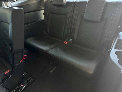 Used 2025 Volkswagen Atlas SE FWD image 14
