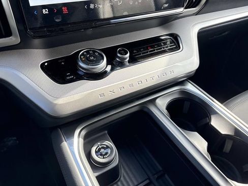 New 2026 Ford Expedition Active RWD image 28