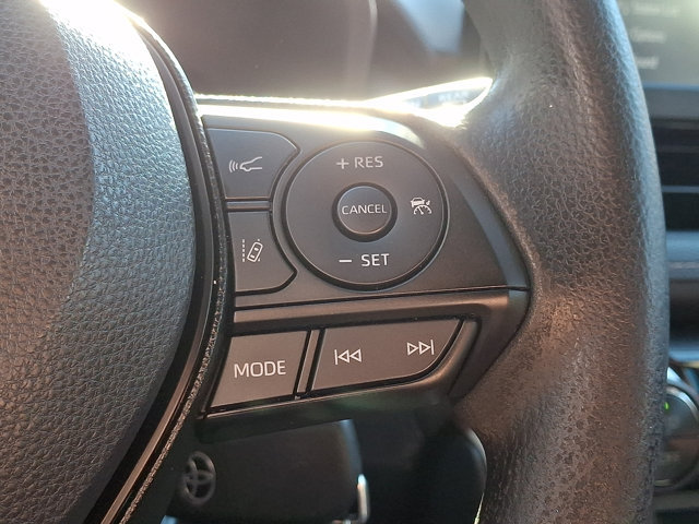 Used 2021 Toyota RAV4 LE AWD/4WD image 22