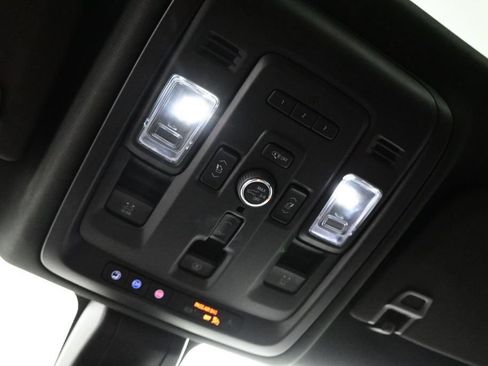 Used 2022 GMC Yukon XL Denali AWD/4WD image 24