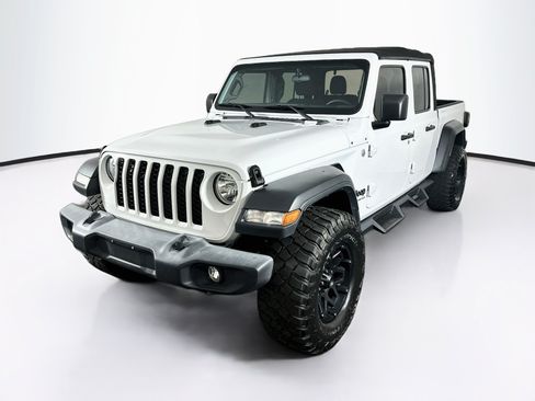 Used 2020 Jeep Gladiator Sport AWD/4WD image 3