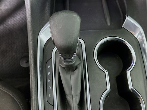 Used 2023 Chevrolet Traverse LT image 24