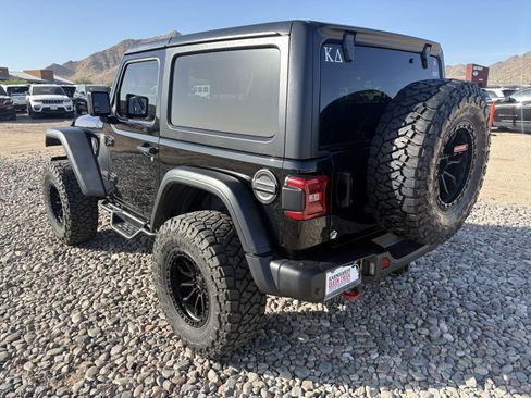 Used 2021 Jeep Wrangler Rubicon w/ Uconnect 4C Nav & Sound Group AWD/4WD image 3