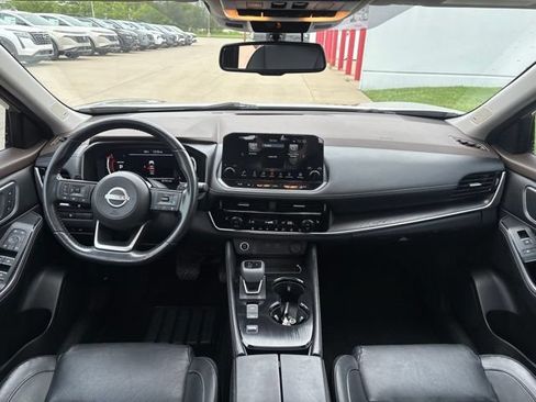 Used 2023 Nissan Rogue Platinum FWD image 27