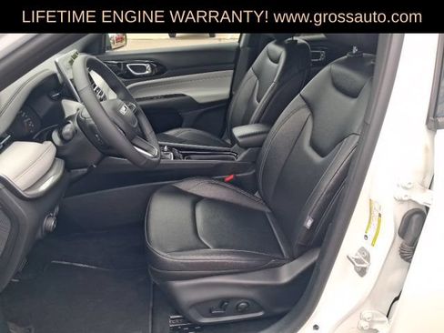 Used 2025 Jeep Compass Limited AWD/4WD image 24