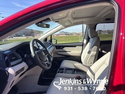 New 2026 Honda Odyssey Touring image 5