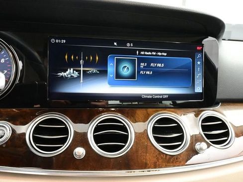 Used 2018 Mercedes-Benz E 300 image 10