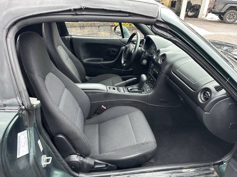 Used 2000 MAZDA MX-5 Miata RWD image 18