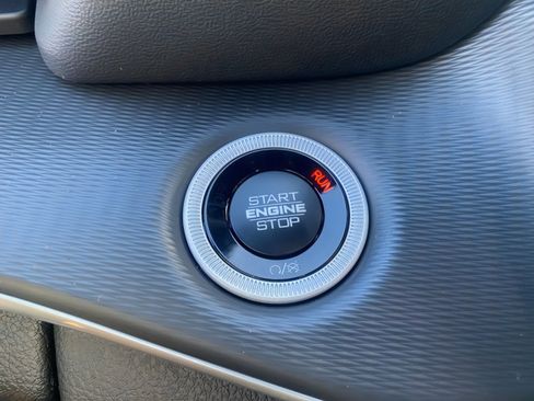 New 2025 Jeep Grand Cherokee Altitude image 23