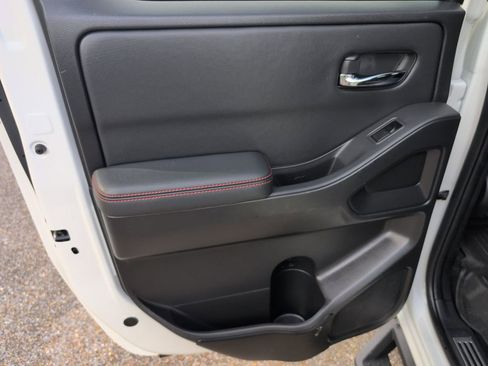 Used 2023 Nissan Frontier PRO-4X w/ Pro-4X Premium Package image 34