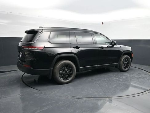 New 2026 Jeep Grand Cherokee L 4WD image 9