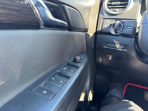 Used 2014 Chevrolet Captiva Sport LT image 25