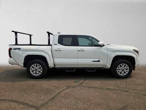 Used 2024 Toyota Tacoma SR5 w/ SR5 Upgrade Package AWD/4WD image 2