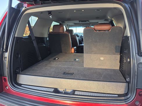 Used 2019 Cadillac Escalade Premium Luxury image 41