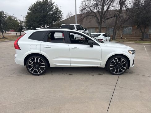 Used 2024 Volvo XC60 B5 Ultimate w/ Protection Package Premier image 4