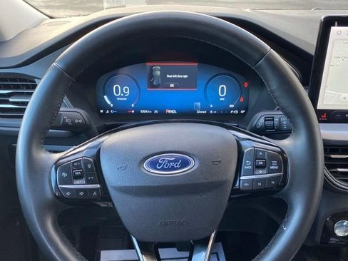 Used 2023 Ford Escape Platinum image 8