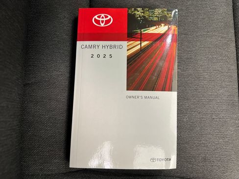 Used 2025 Toyota Camry LE FWD image 31