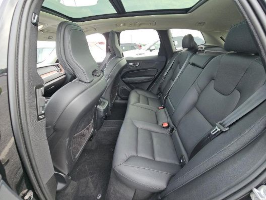 Used 2024 Volvo XC60 B5 Plus w/ Protection Package Premier AWD/4WD image 8