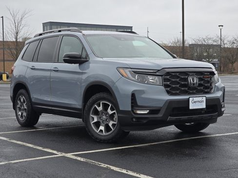 Certified 2022 Honda Passport TrailSport image 2