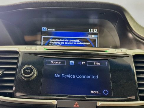 Used 2015 Honda Accord Touring image 17