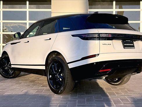 New 2026 Land Rover Range Rover Velar Dynamic SE image 3