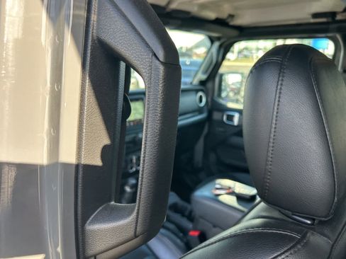 Used 2023 Jeep Wrangler Sahara w/ Safety Group image 31