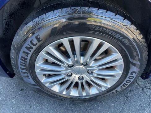 Used 2013 Chrysler Town & Country Touring-L w/ Entertainment Group #2 image 9