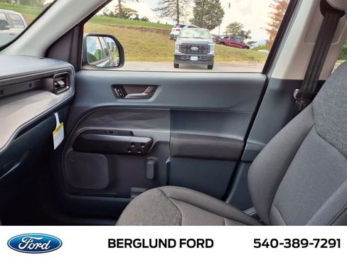 New 2025 Ford Maverick XL image 19