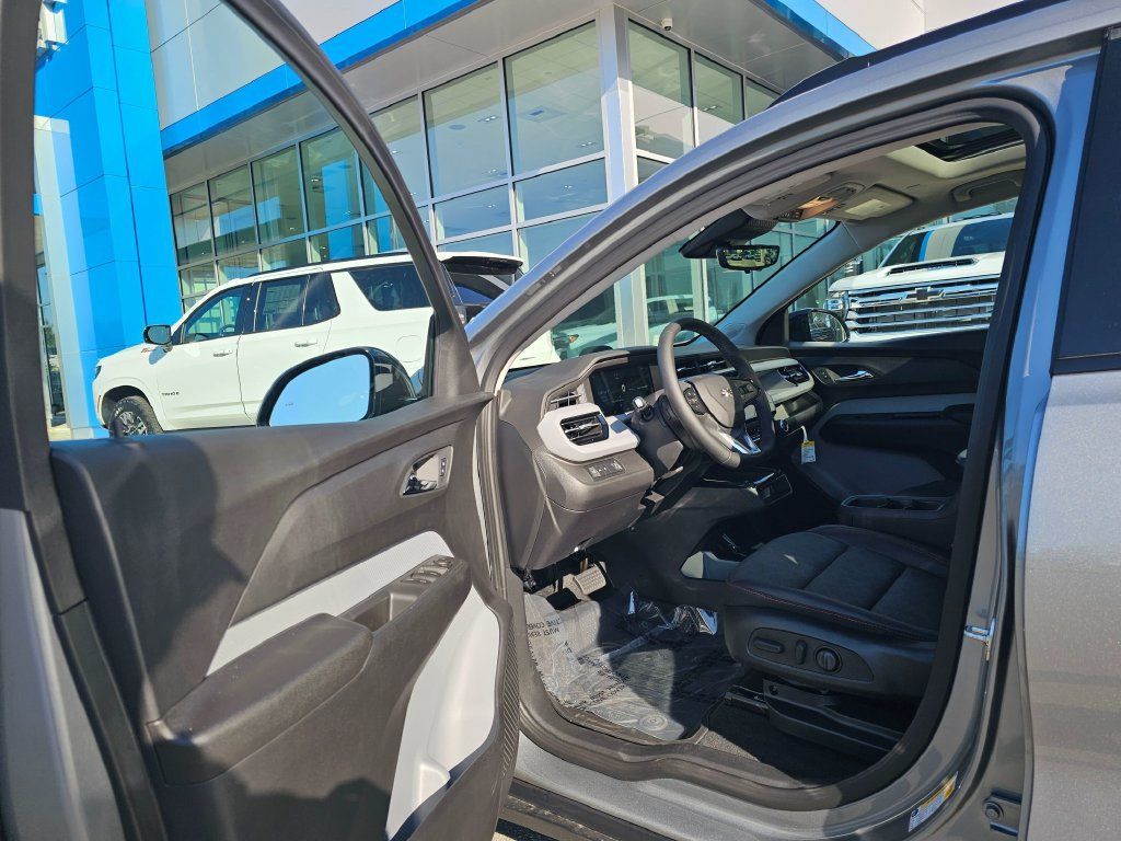 New 2027 Chevrolet Bolt RS w/ Technology Package FWD image 23