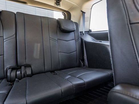 Used 2018 Cadillac Escalade Luxury AWD/4WD image 42