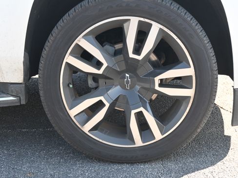 Used 2018 Chevrolet Tahoe Premier image 13