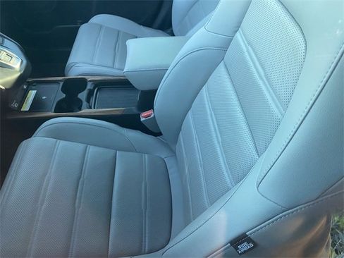 Used 2022 Honda CR-V Touring image 9
