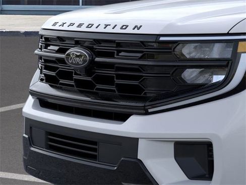 New 2025 Ford Expedition Platinum w/ Stealth Performance Package image 17
