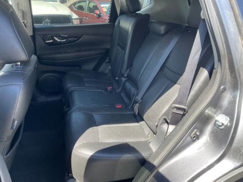 Used 2019 Nissan Rogue SL AWD/4WD image 13