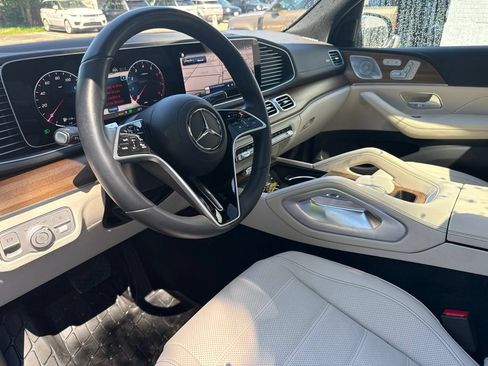 Used 2024 Mercedes-Benz GLE 450 4MATIC image 9