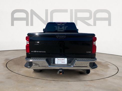 Used 2022 Chevrolet Silverado 2500 LTZ w/ LTZ Premium Package image 9