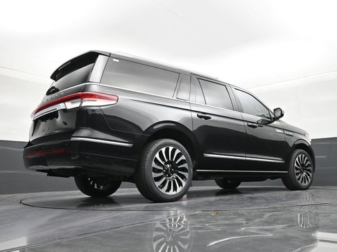Used 2024 Lincoln Navigator L Black Label AWD/4WD image 25