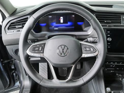 Certified 2023 Volkswagen Tiguan SE w/ Panoramic Sunroof Package FWD image 11