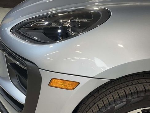 New 2026 Porsche Macan image 5