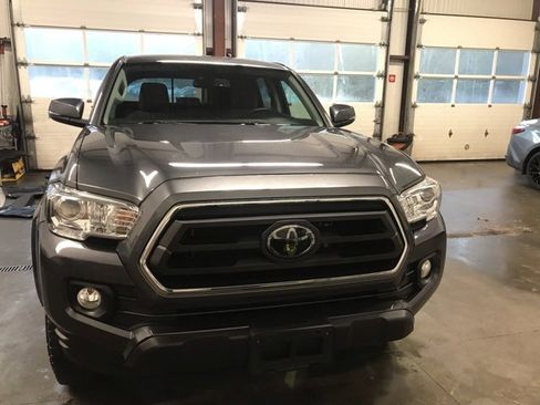 Certified 2021 Toyota Tacoma SR5 image 1